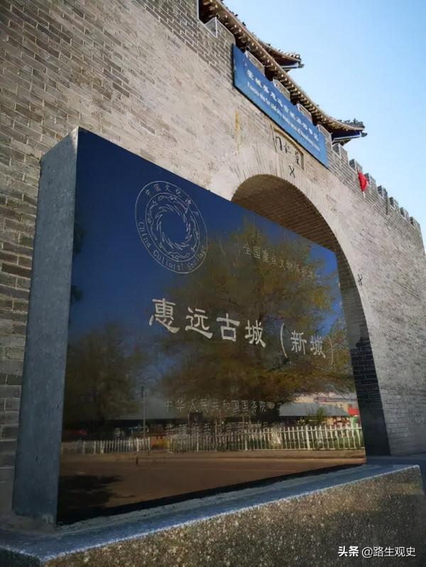 新疆有個滿族村，村裡的滿族人已不會說滿語，長得很像維吾爾族人