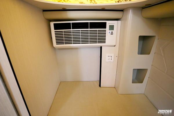 單排升頂四驅皮卡，1.9T發動機配愛信6AT變速箱！齊星升降頂房車