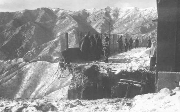 血戰長津湖：志願軍6天三炸水門橋，美軍卻逃出生天？多虧了日本