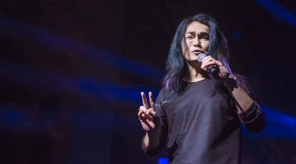 迪克牛仔：從“搖滾巨星”淪落到走穴為生，終於讓人再次為他鼓掌