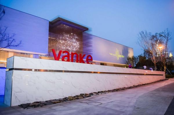 不敢坐頭等艙的背後，是萬科收割消費信心的反向營銷