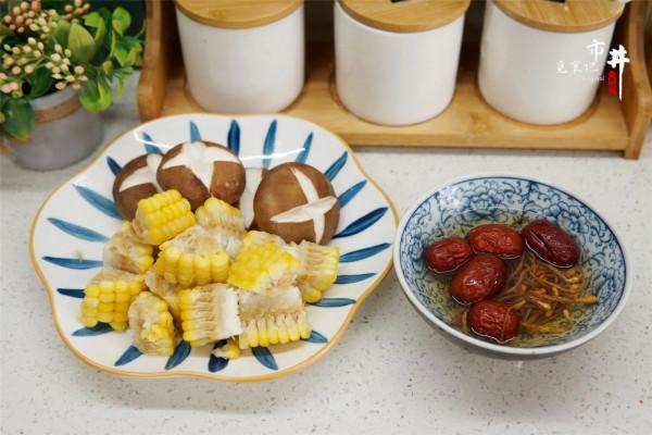 秋季燉雞湯，牢記“2不用3竅門”，雞湯清亮鮮香，好喝人人誇