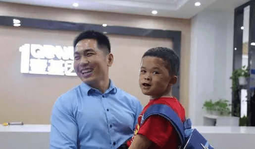 “小馬雲”本就悲慘的人生，卻被資本毀掉的一生，利用完將其拋棄