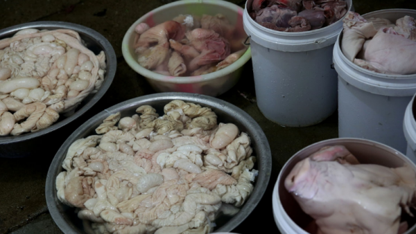 陝西國道邊的老湯醬肉店，靠著一鍋40年的老滷湯，富了一家三代人