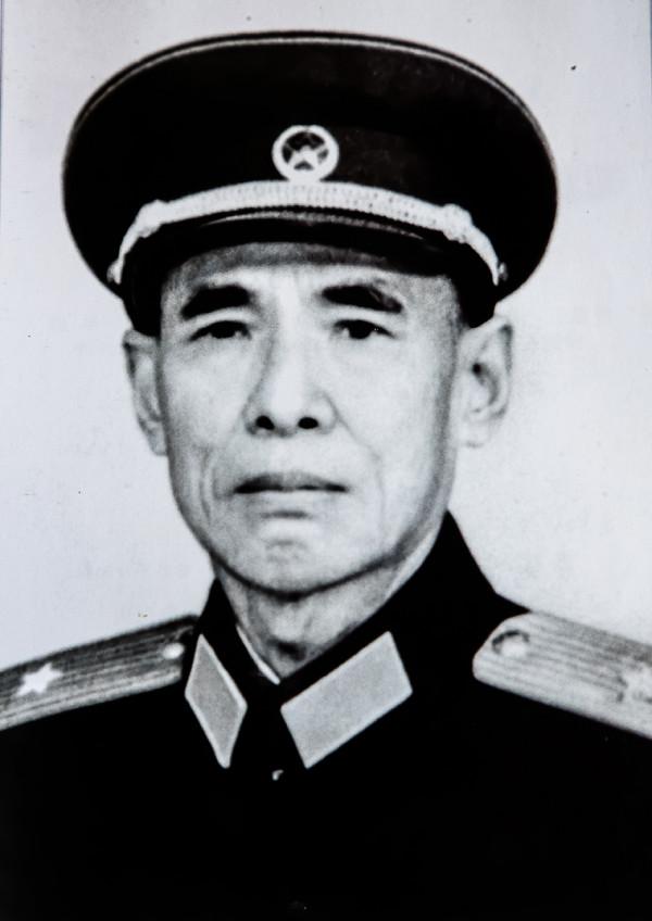 走進&OpenCurlyDoubleQuote;開國將軍村&rdquo;，喜看邙嶺新變化，禿山變綠山，窯洞變樓房