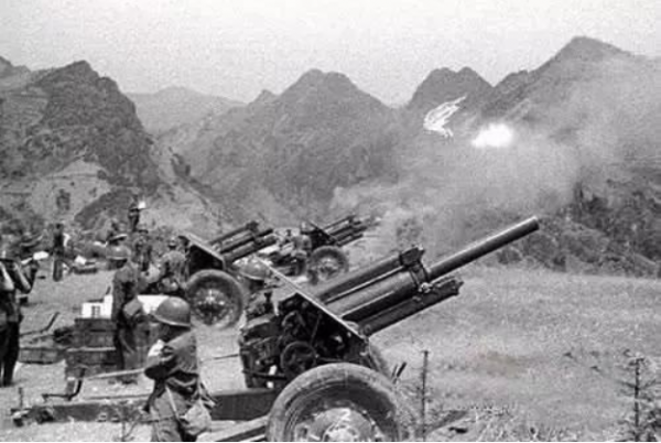 對越反擊戰老山前線，一個越軍夫妻陣地，招來解放軍炮火猛打