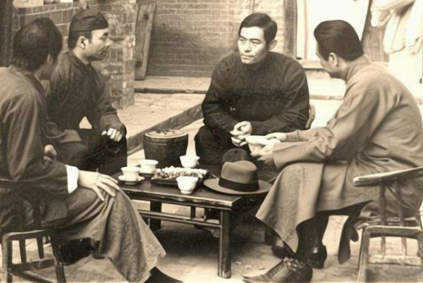 傳奇特工盧志英：挽救8&period;6萬紅軍，犧牲幼子掩護傷員，被殘忍活埋