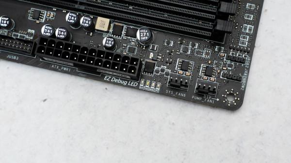 11代處理器高性價比座駕——微星Z590 TOMAHAWK WIFI主機板開箱 11代處理器高性價比座駕——微星Z590 TOMAHAWK WIFI主機板開箱