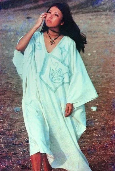 三毛去了遠方流浪，《三毛全集》還在，文字、思想永恆