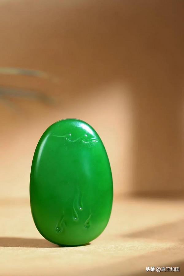 十幾個萬的和田玉俄羅斯碧玉值不值? 十幾個萬的和田玉俄羅斯碧玉值不值?