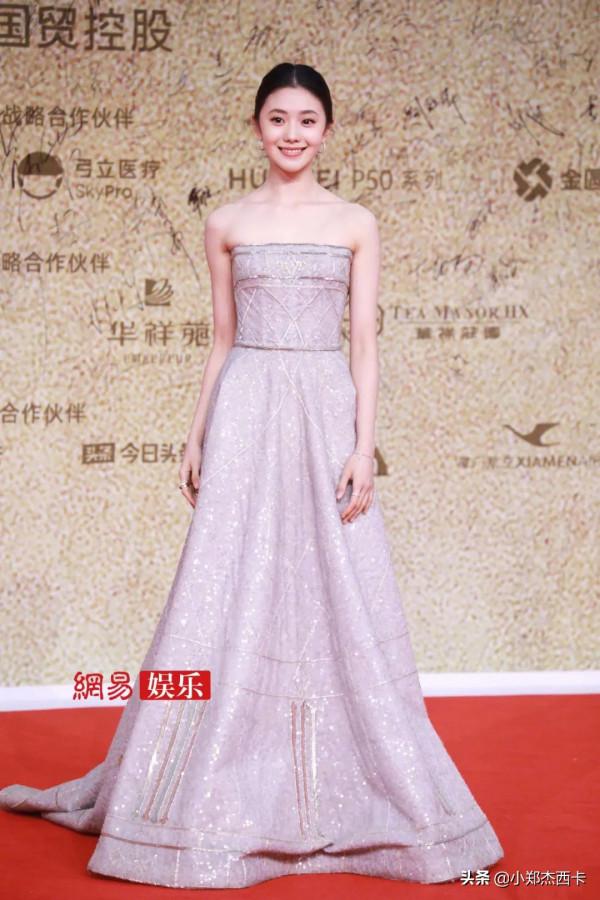 看完女明星們的金雞獎紅毯生圖，我的容貌焦慮好多了…