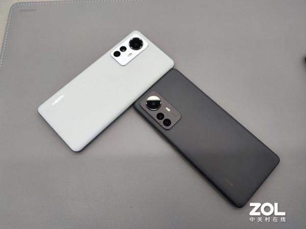 連夜蹲點小米之家，只為拍到小米12上手圖賞