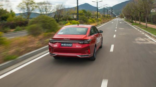 以運動見長的三好學生 試駕：東風風神奕炫MAX