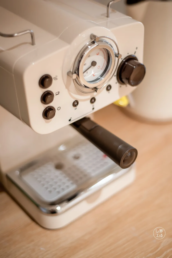 獨居女生的家長啥樣？餐廳變玄關，小清新混搭風也太美了