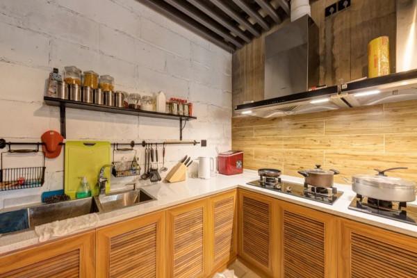 且聽風吟 靜觀雲居