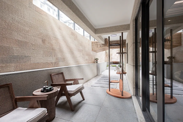 輕奢新中式，2021年開始流行這樣裝了