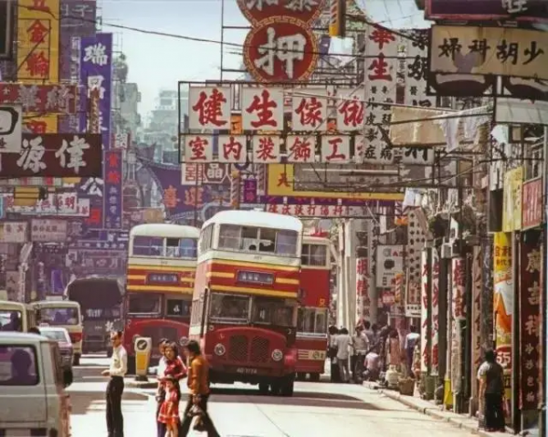 今年的時尚,就是穿成你二姨那樣 今年的時尚,就是穿成你二姨那樣