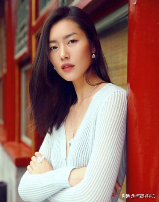 四大超模間的恩怨情仇，從鐵三角到塑膠情，誰是贏家？