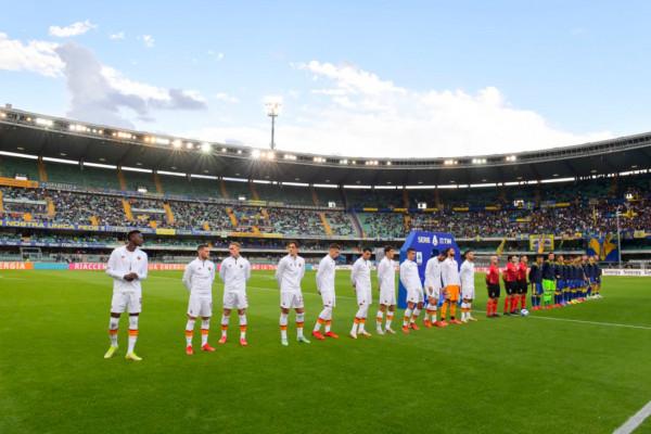 榜首輸給榜尾,是穆里尼奧防守體系的崩盤,三位大佬需要作出調整 榜首輸給榜尾,是穆里尼奧防守體系的崩盤,三位大佬需要作出調整