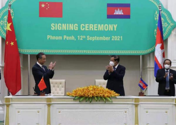 中國又多了個“鐵桿朋友”!王毅:讓中柬友誼比鐵還硬、比鋼還強 中國又多了個“鐵桿朋友”!王毅:讓中柬友誼比鐵還硬、比鋼還強