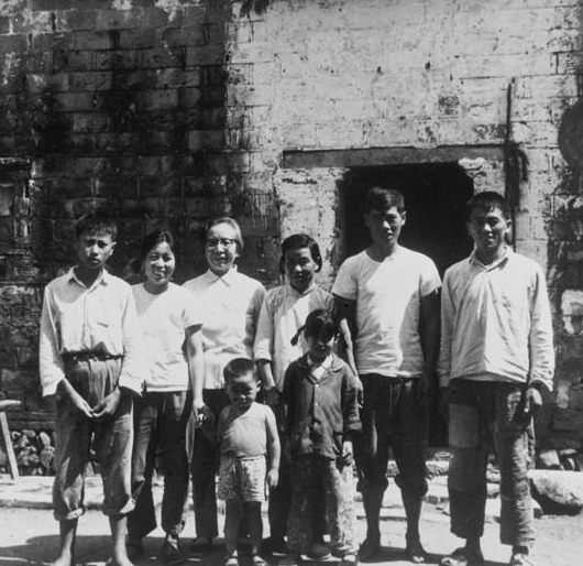 毛主席稱他一家“滿門英烈”，建國後，他成部長，兒子卻是正國級