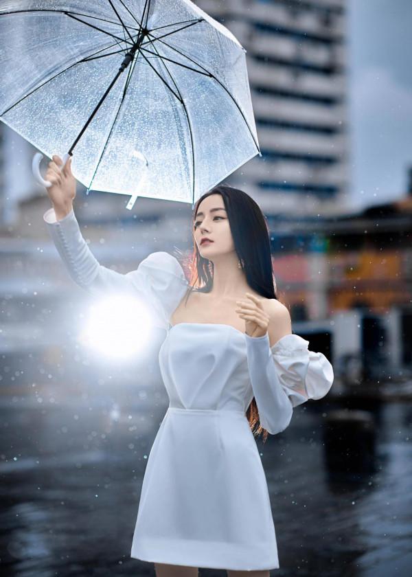 熱巴美出圈的禮服造型