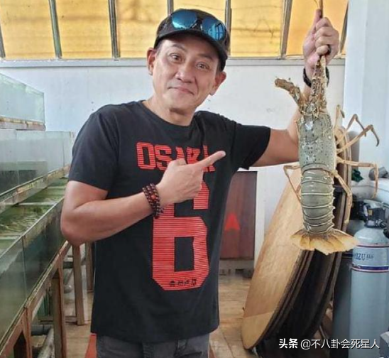 10位香港藝人移居國外現狀:孩子生病看不起,碩士生去餐廳當跑腿 10位香港藝人移居國外現狀:孩子生病看不起,碩士生去餐廳當跑腿