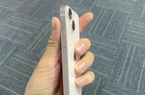 10年老果粉用了4年的蘋果8換成了13mini，喜歡小屏手機和ios系統