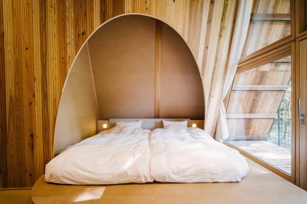 日本小房子採用蜂窩狀框架，讓客人沉浸在大自然中