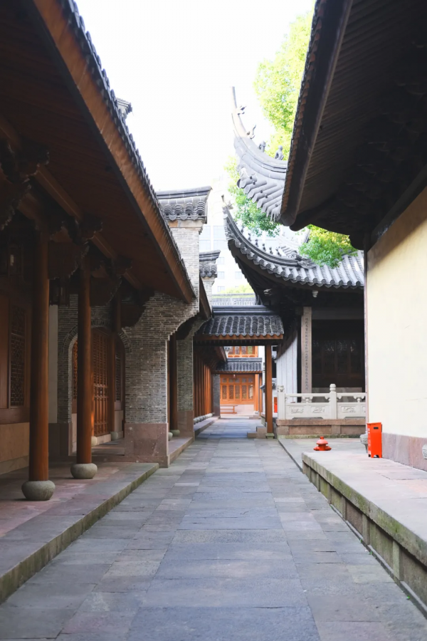 別再說什麼小京都了，寧波這些寺廟來打臉了