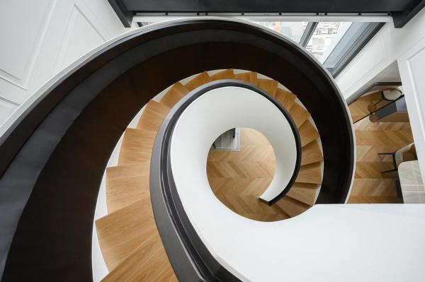 電梯入戶+挑空雙客廳,279㎡海景豪裝頂復可比肩別墅,真正的頂級 電梯入戶+挑空雙客廳,279㎡海景豪裝頂復可比肩別墅,真正的頂級