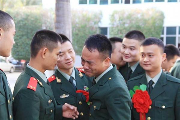 姚志剛:辭去銀行行長自主創業,虧損230萬後卻因送外賣走紅 姚志剛:辭去銀行行長自主創業,虧損230萬後卻因送外賣走紅