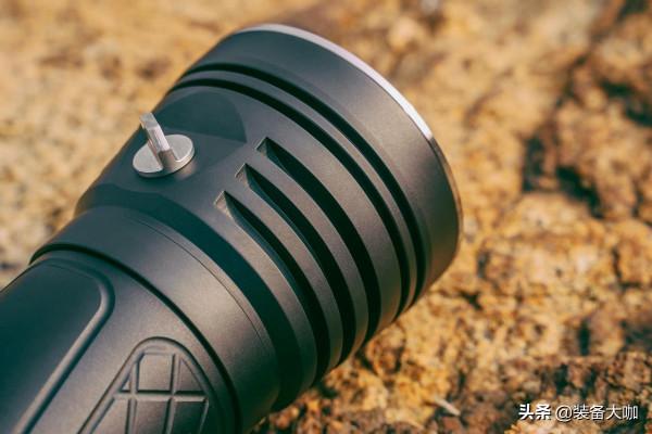 這款三眼小鋼炮竟有18000流明——Lumintop雷明兔GT3手電