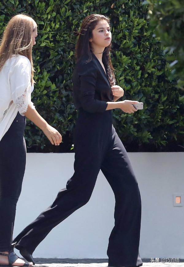 拜託!別再說賽琳娜不會穿衣了,近期私服隨手一拍就是大片 拜託!別再說賽琳娜不會穿衣了,近期私服隨手一拍就是大片