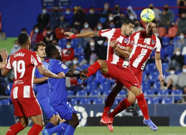 90分鐘絕殺！2-1逆轉！西甲衛冕冠軍拒絕爆冷，蘇亞雷斯絕境爆發