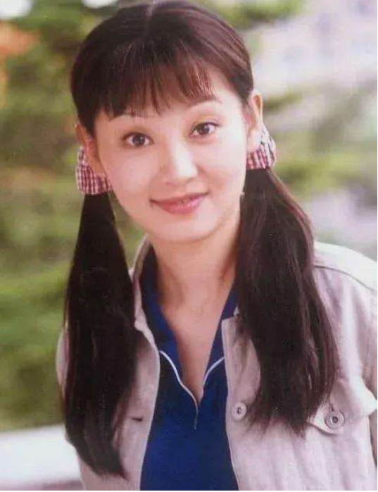 嫁給名導的5位“嬌妻”：陳婷18歲就生子，徐帆54歲至今不生孩子