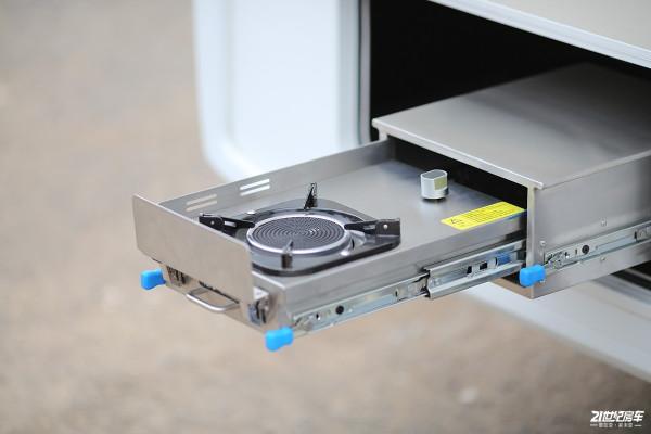 宇通新品，少見的佈局！適合三口家庭假期出遊的單拓展房車