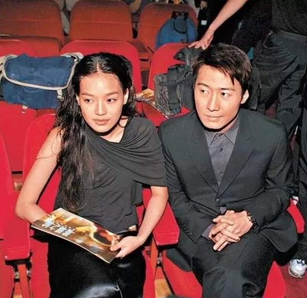 黎明與舒淇相愛7年，卻因家人與粉絲反對而分手！最終娶2婚女助理