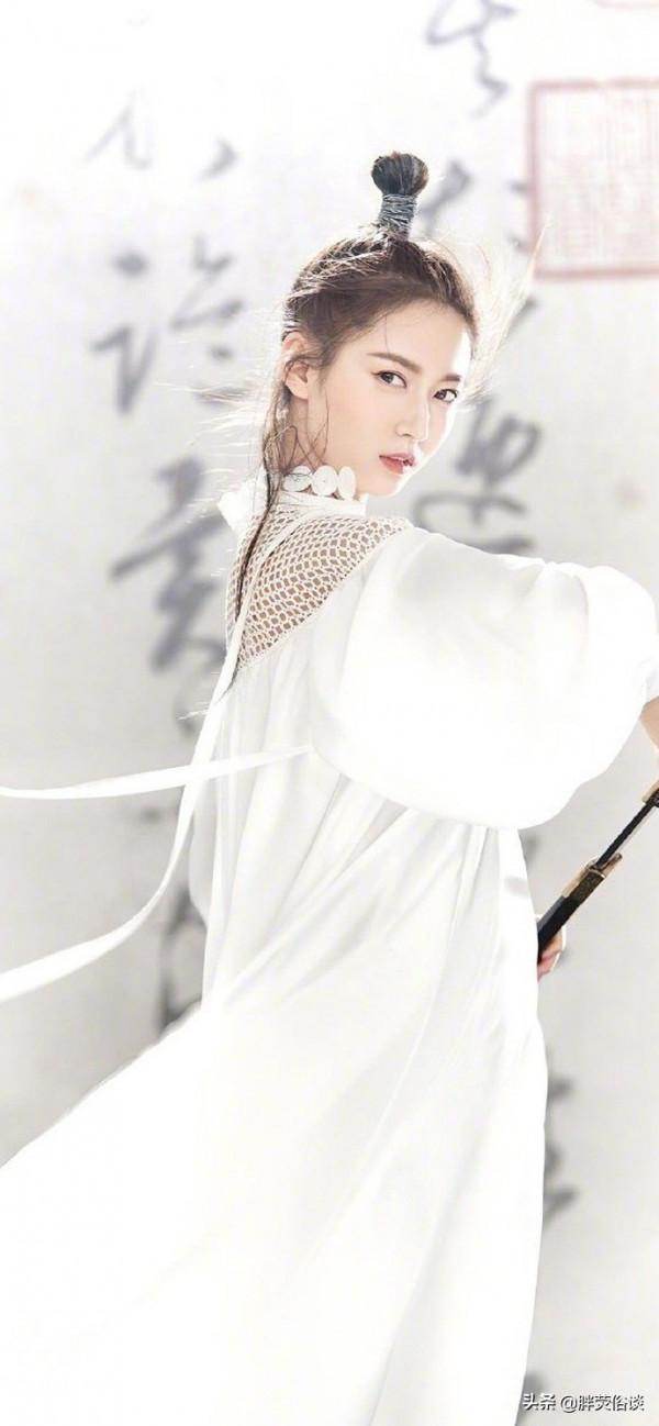 陳珏琪在趙敏之後再次演繹女俠，白衣飄飄英姿颯爽