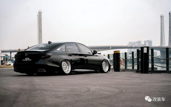 黑武士雅閣慘遭舉報還原，這輪轂是蒸籠架改的？