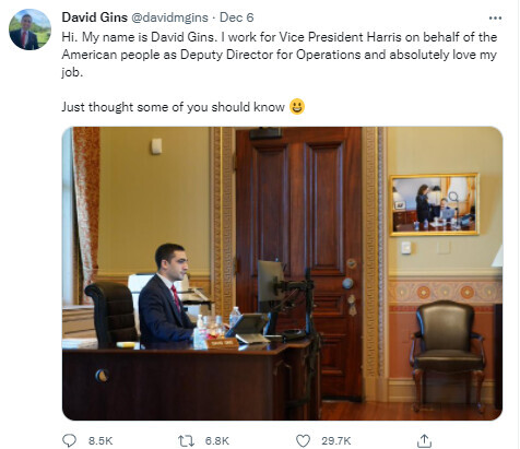 美副總統深陷輿論漩渦,身邊員工表忠心;網友嘲諷:被綁架了你就眨眨眼 美副總統深陷輿論漩渦,身邊員工表忠心;網友嘲諷:被綁架了你就眨眨眼