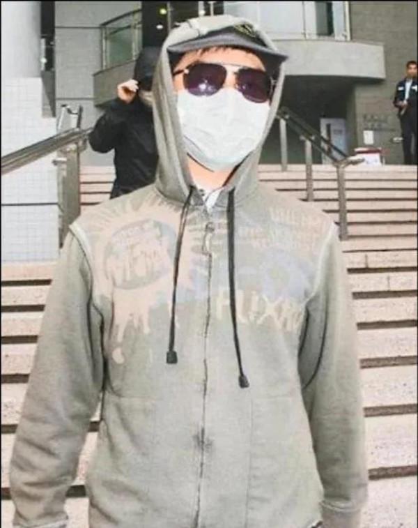 備份陳冠希電腦裡1400張照片，傳到網上的電腦修理員，下場如何？