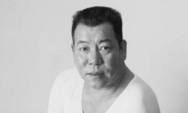 李兆基：黑幫出身，名震香港，為何卻連父親的靈堂都進不去？