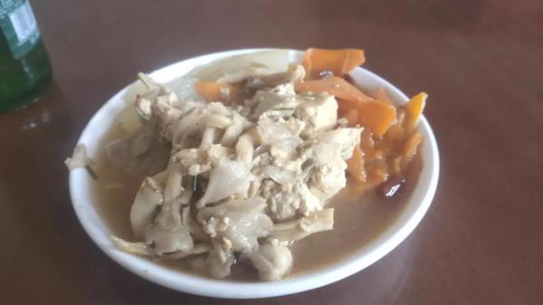 工地加班工友聽到甲方老闆的一個電話,上我決定離開這個工地 工地加班工友聽到甲方老闆的一個電話,上我決定離開這個工地