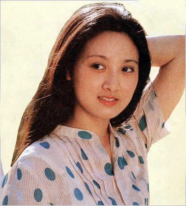 鄧婕：與張國立結婚33年，她看到了丈夫的白髮和心痛