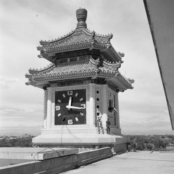 周總理為何特意指示鐘擺設計彎一點？守鍾人揭開北京站塔鐘的秘密