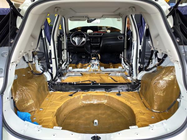 安靜生活 廈門靚車港日產奇駿汽車隔音改裝大白鯊