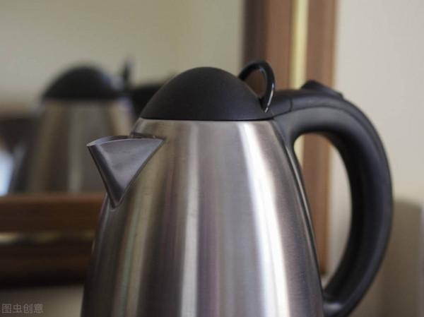 長期電熱壺燒水喝，到底是“養生”，還是“養癌”？別不放在心上