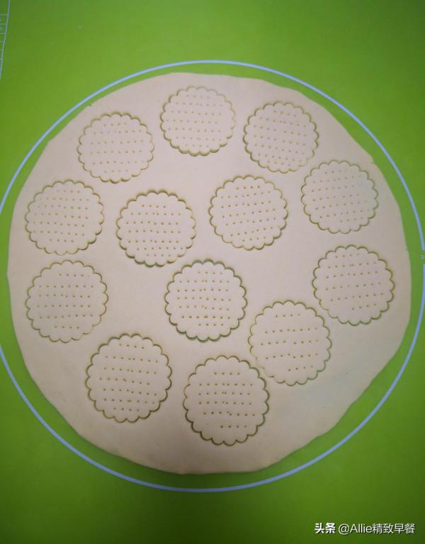 玉米麵還可以這樣做，無糖少油嘎嘣脆，健康零食又充飢，真厲害