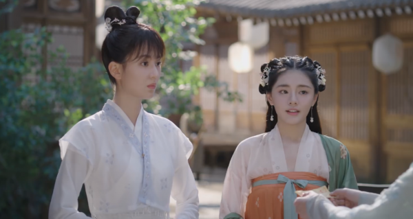 和郭富城傳過緋聞，演過《美人魚》，她還是陳鈺琪版《倚天》小昭